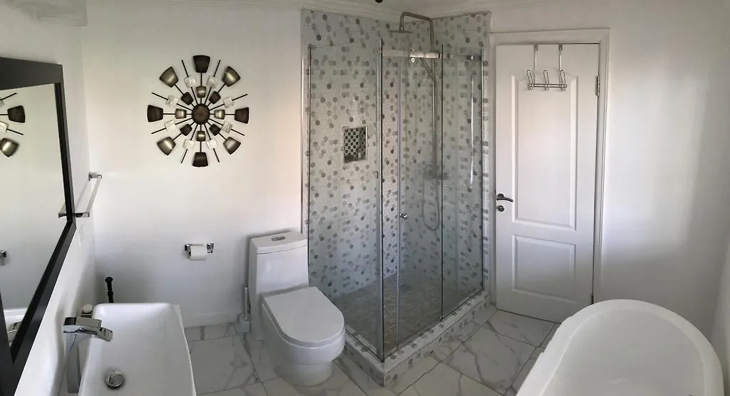 Little Bay Townhomes - Villa Nirvana 内格里尔 0*,  牙买加